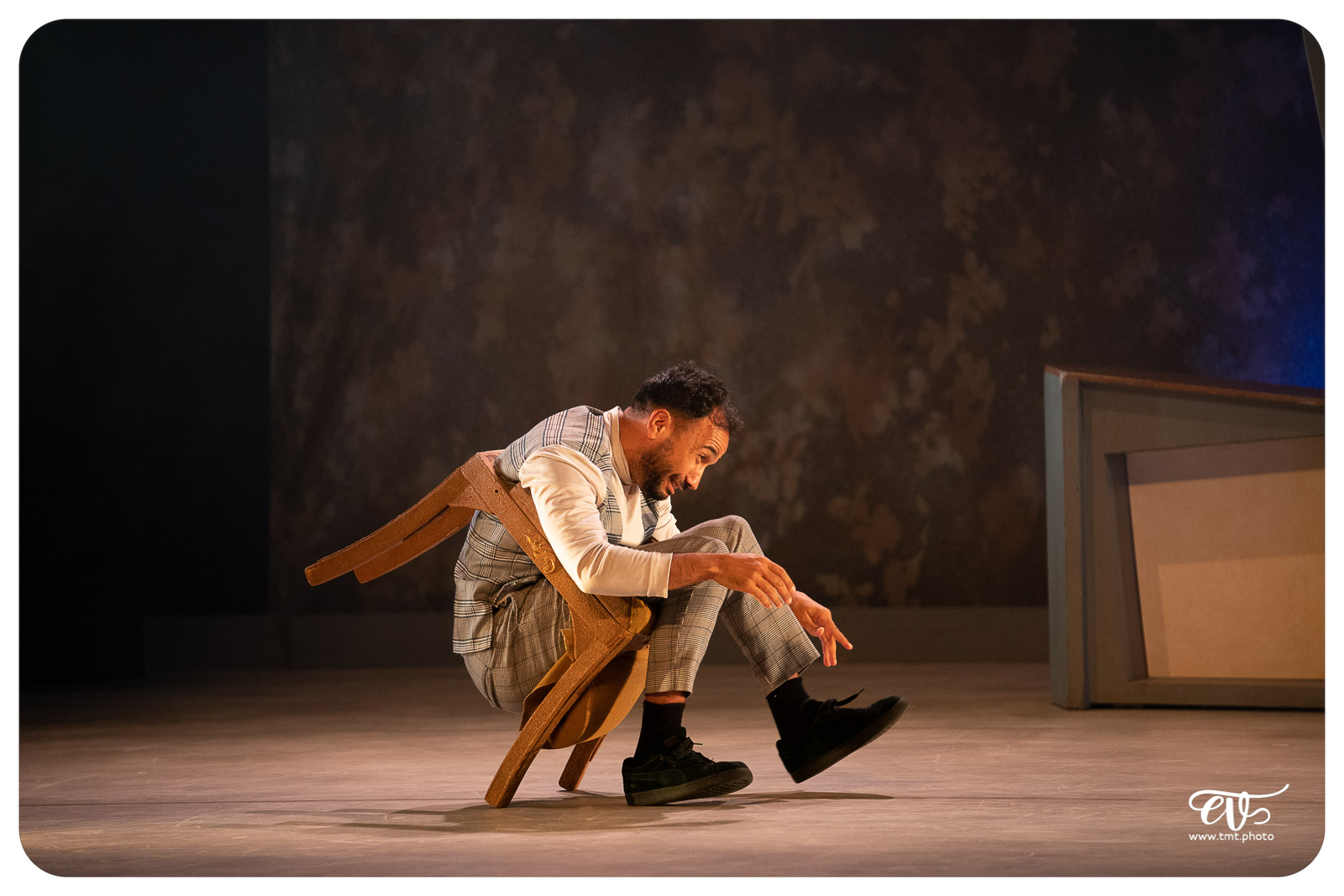 SUR LE FIL (CIE PYRAMID)